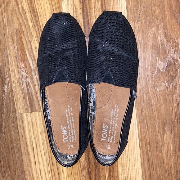 Toms Black sequins Classic Slip on Shoes. Size 3 Y - Picture 5 of 8
